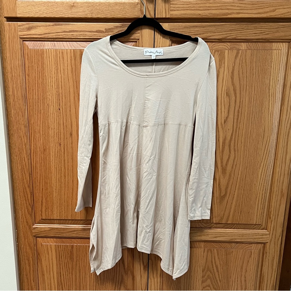 Pretty Angel Beige Tunic Top, GUC, Size M